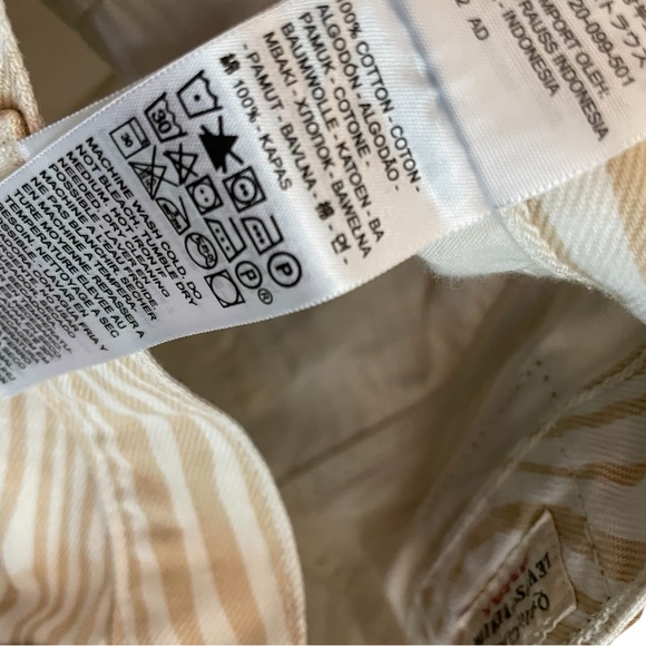 LEVI’S PREMIUM RIBCAGE STRAIGHT ANKLE WAVY LINES JEANS - Picture 10 of 16